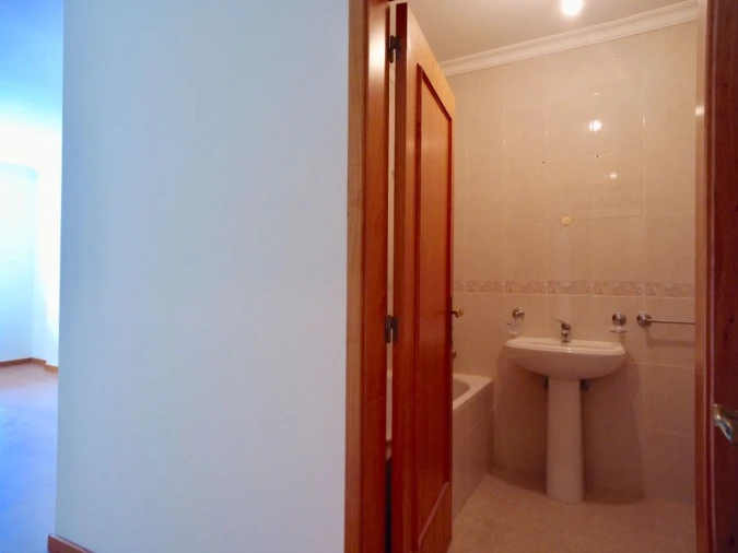 Apartamento T2 para Arrendamento em Oliveira do Bairro Foto 10