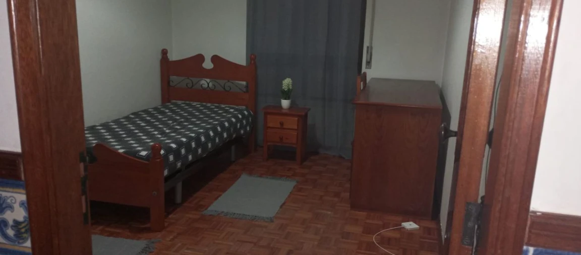 Quarto para Arrendamento em Rio Maior Foto 2