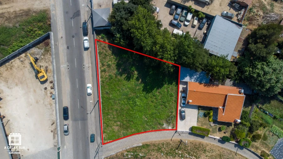 Terreno para Venda em Paços de Brandão Foto 2