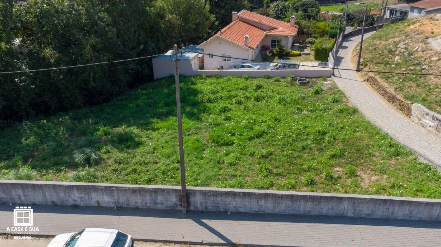 Terreno para Venda em Paços de Brandão Foto 5