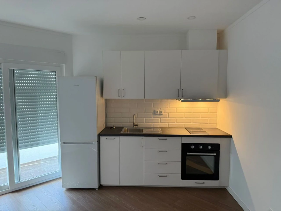 Apartamento T1 para Arrendamento em Paço de Arcos Foto 1