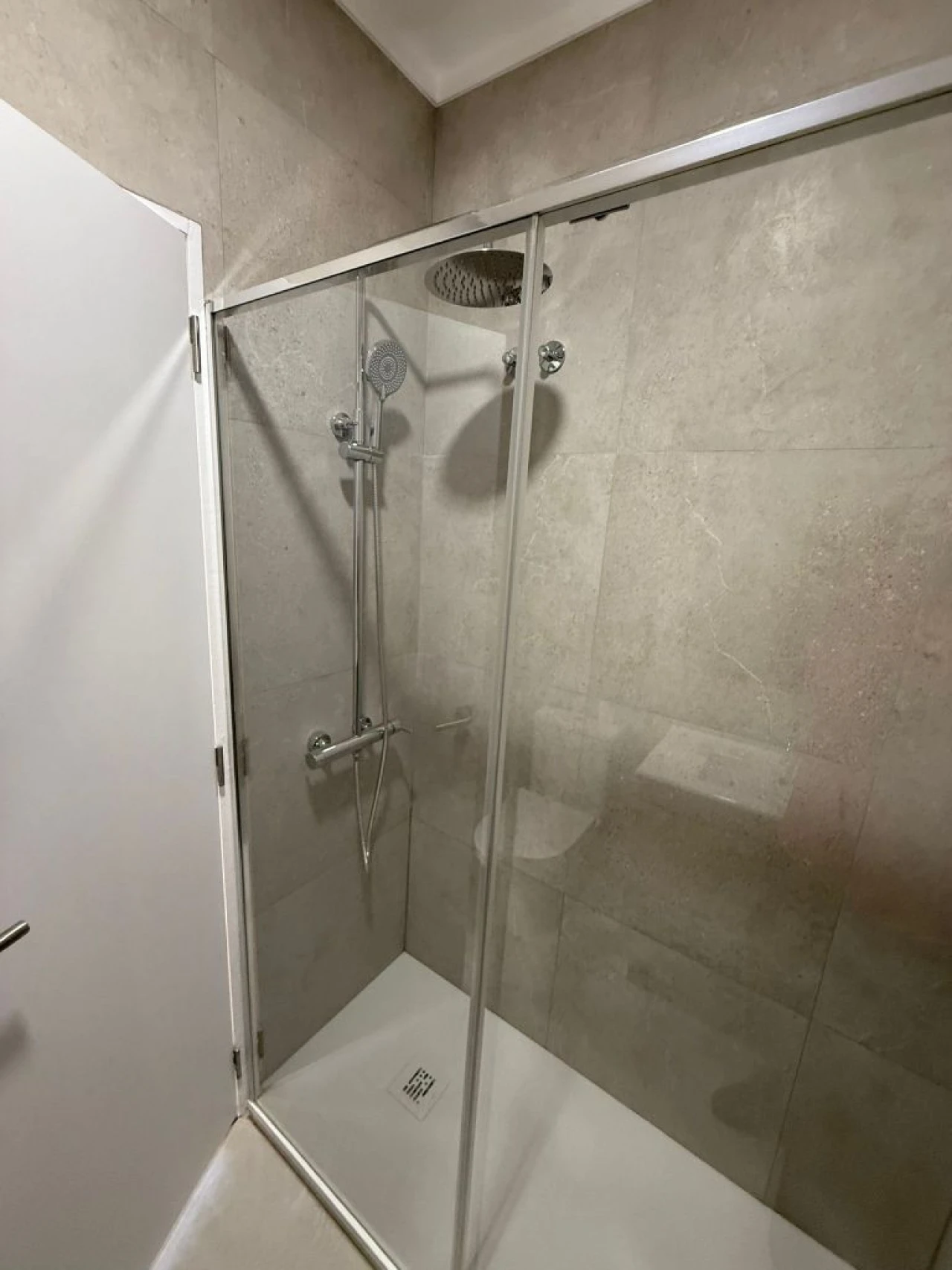 Apartamento T1 para Arrendamento em Paço de Arcos Foto 4