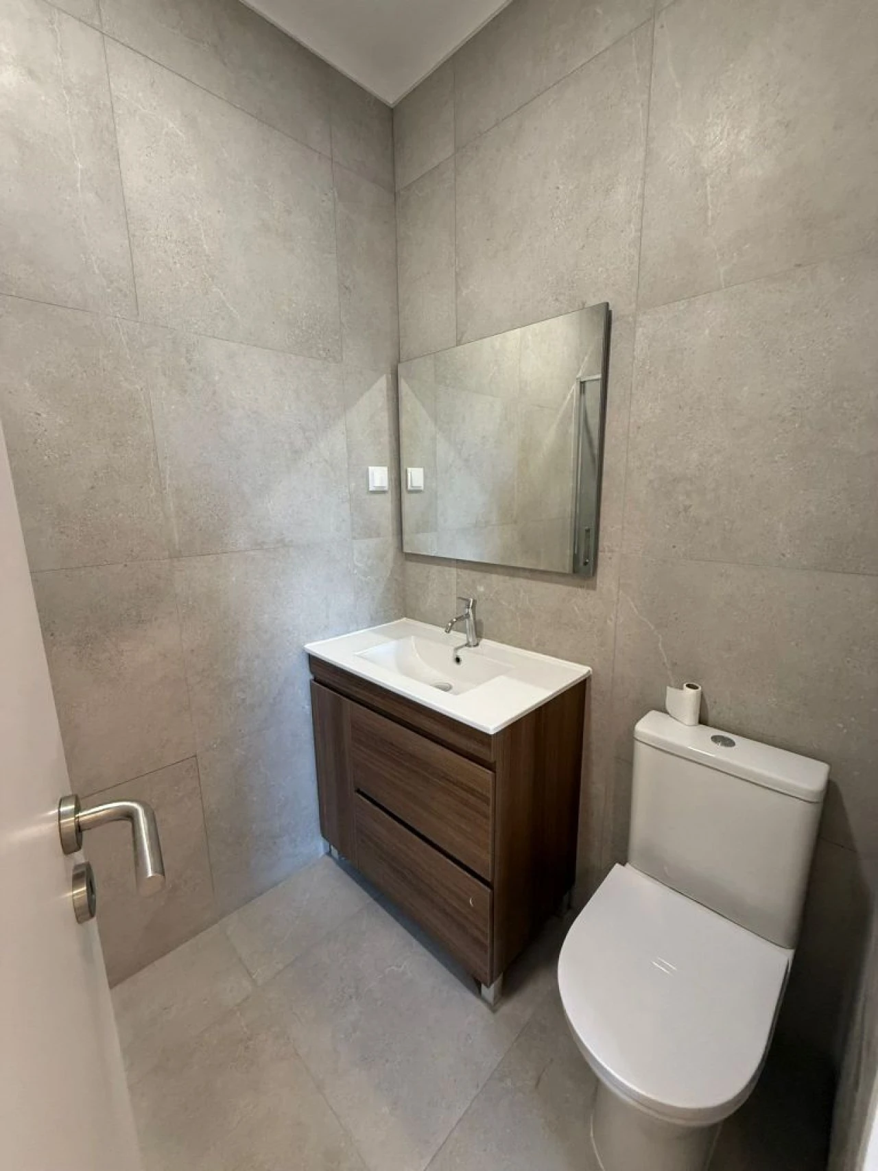 Apartamento T1 para Arrendamento em Paço de Arcos Foto 9