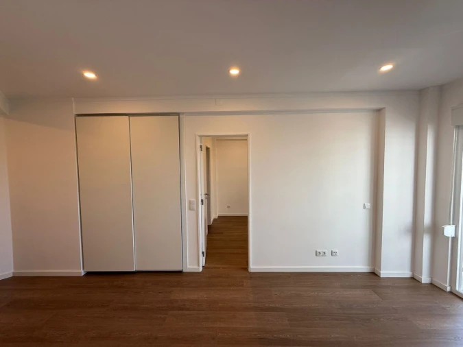 Apartamento T1 para Arrendamento em Paço de Arcos Foto 2