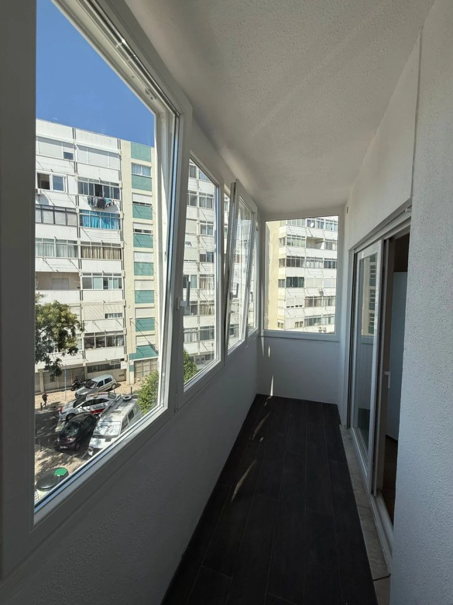 Apartamento T1 para Arrendamento em Paço de Arcos Foto 5