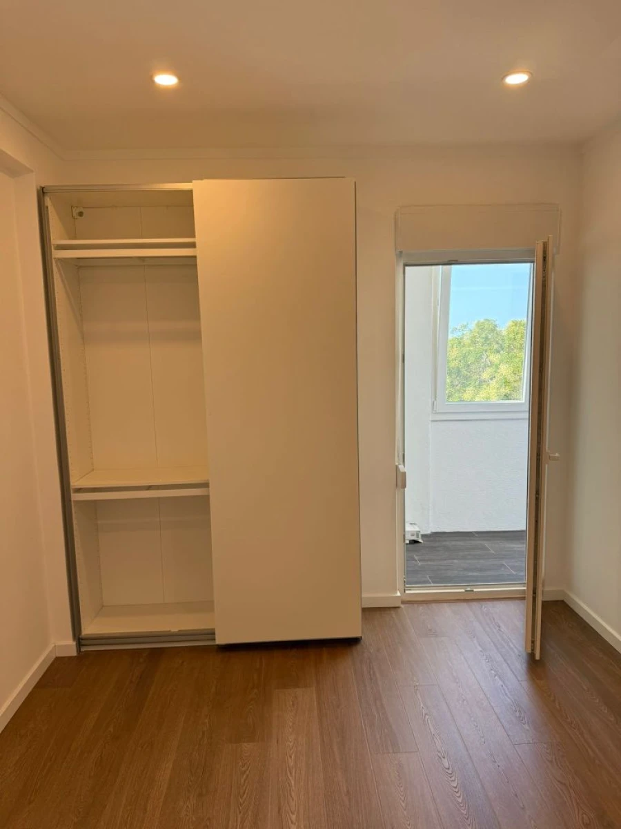 Apartamento T1 para Arrendamento em Paço de Arcos Foto 7