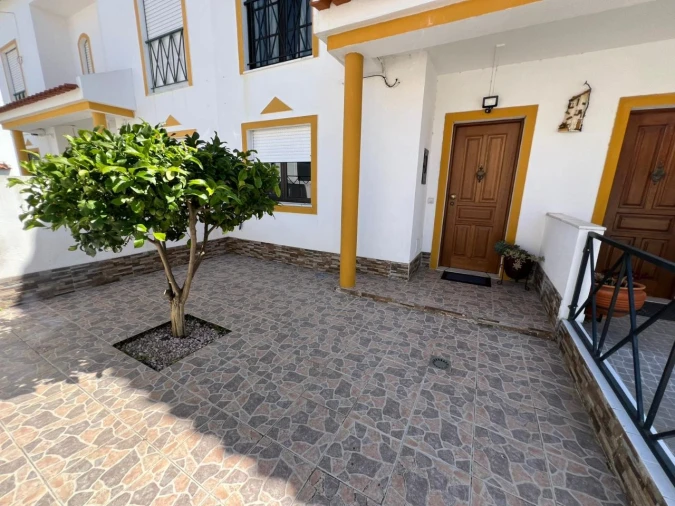 Moradia T4 para Venda em Casal de Santo António Foto 1