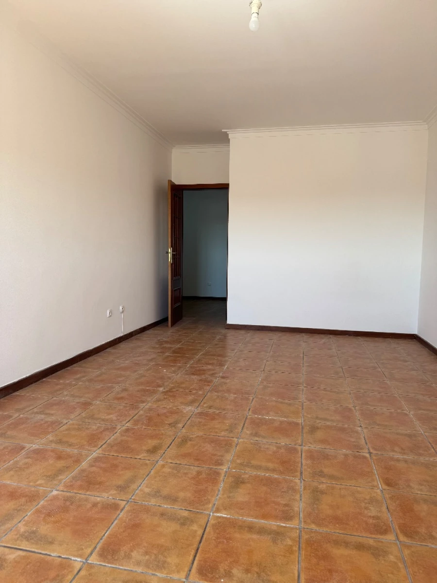 Apartamento T2 para Venda em Elvas Foto 3