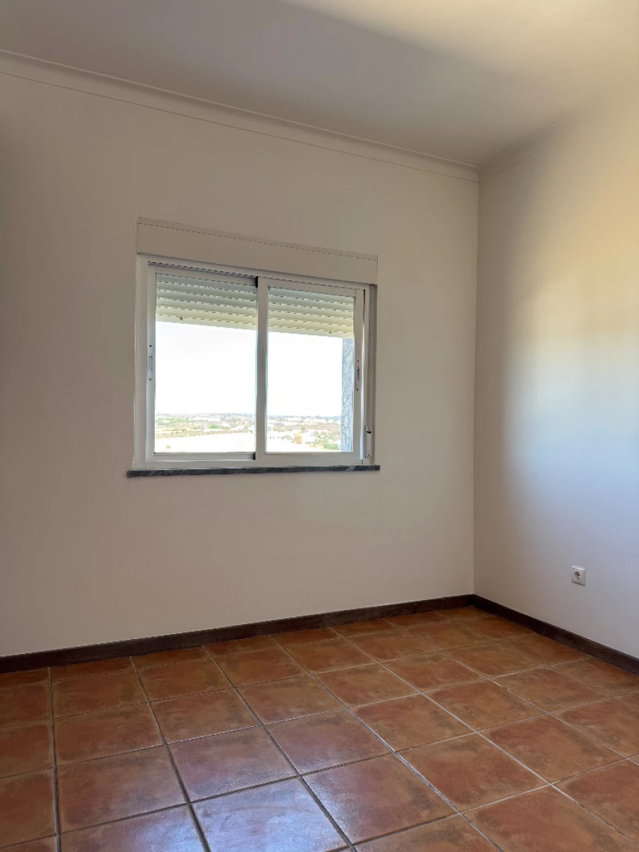 Apartamento T2 para Venda em Elvas Foto 18