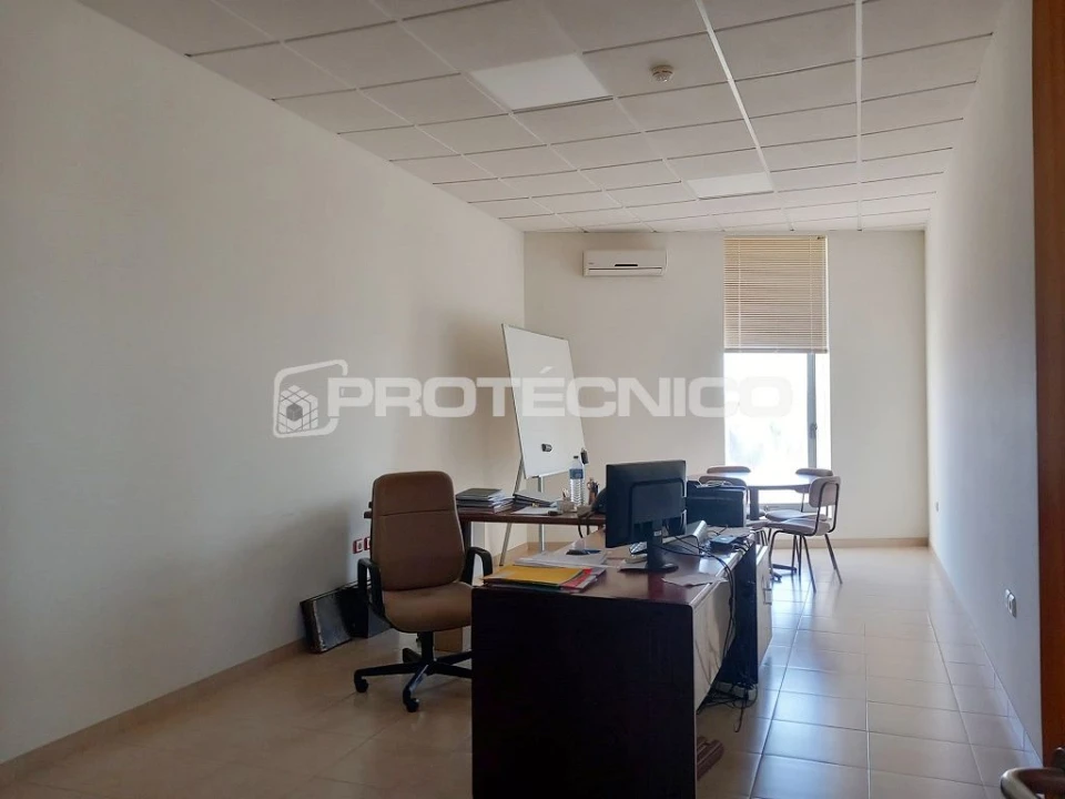 Armazém para Venda em Albergaria-A-Velha Foto 5