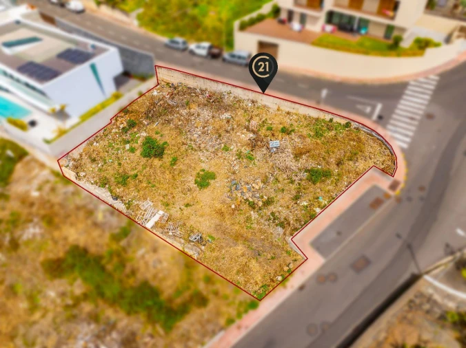 Terreno para Venda em Funchal Foto 4