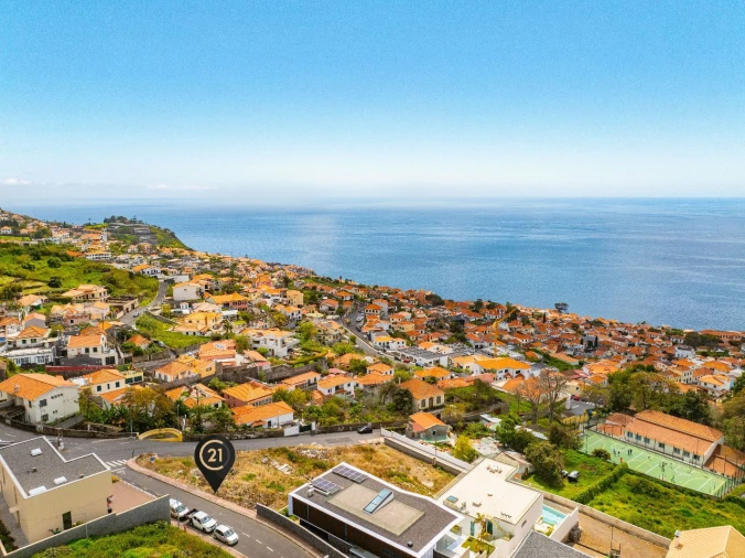 Terreno para Venda em Funchal Foto 3