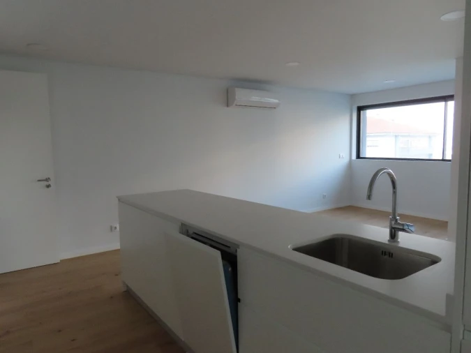 Apartamento T2 para Arrendamento em Vila Nova de Gaia Foto 3