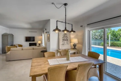 Moradia T4 para Arrendamento férias em Areias dos Moínhos