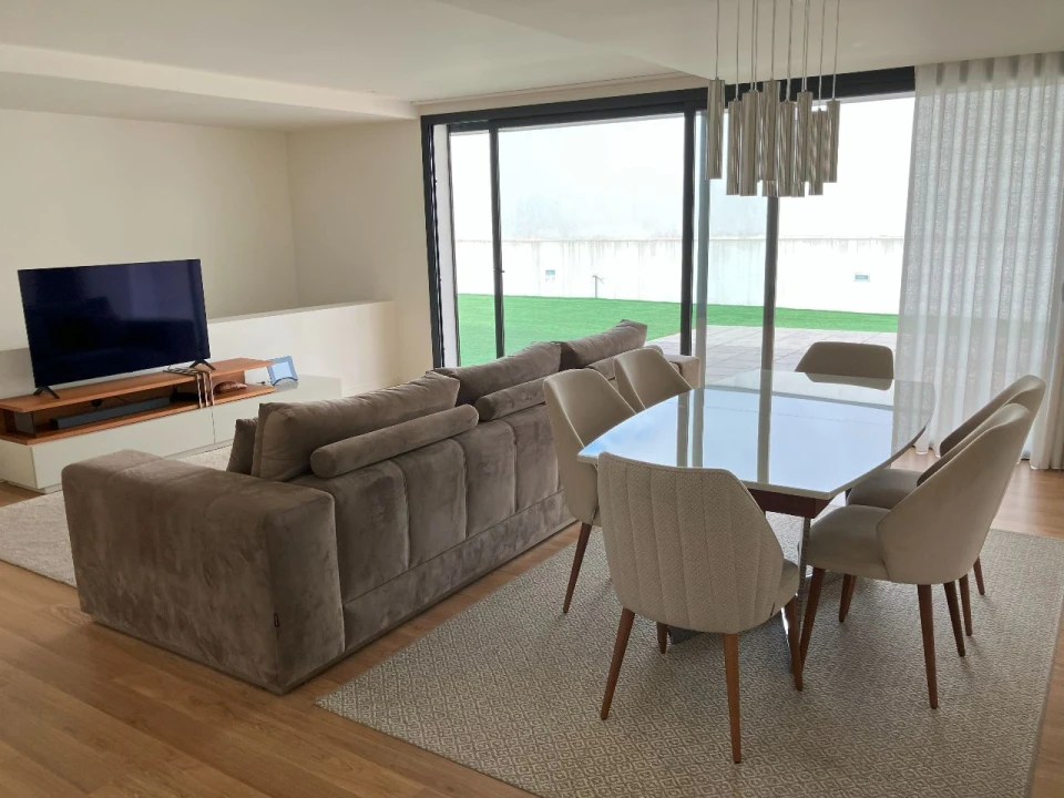 Moradia T3 para Arrendamento em Abade de Vermoim Foto 5