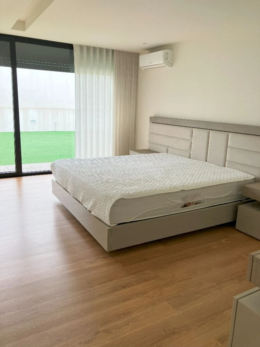 Moradia T3 para Arrendamento em Abade de Vermoim Foto 22