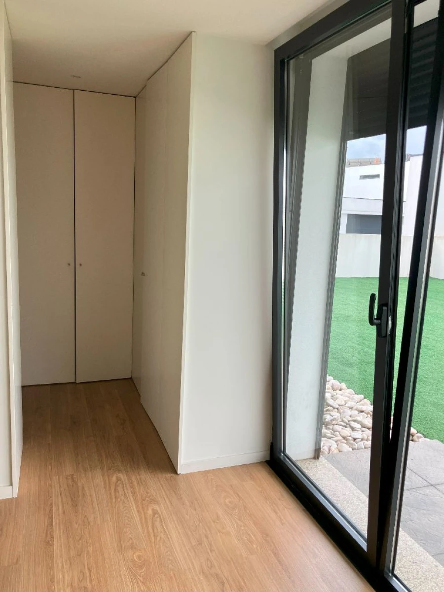 Moradia T3 para Arrendamento em Abade de Vermoim Foto 24