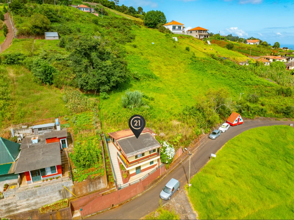 Moradia T4 para Venda em Pico Foto 3