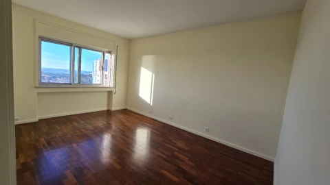 Apartamento T4 para Venda em Porto
