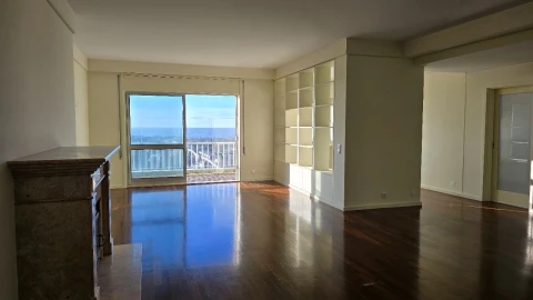 Apartamento T4 para Venda em Porto