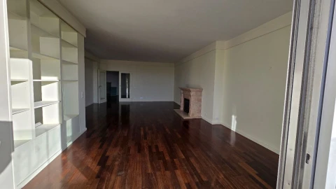 Apartamento T4 para Venda em Porto
