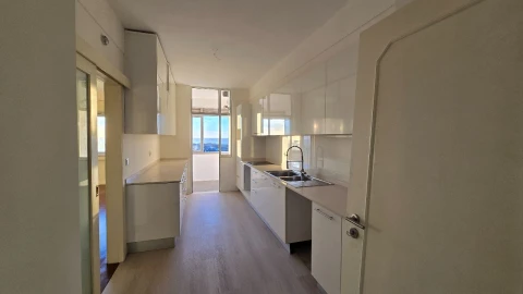 Apartamento T4 para Venda em Porto