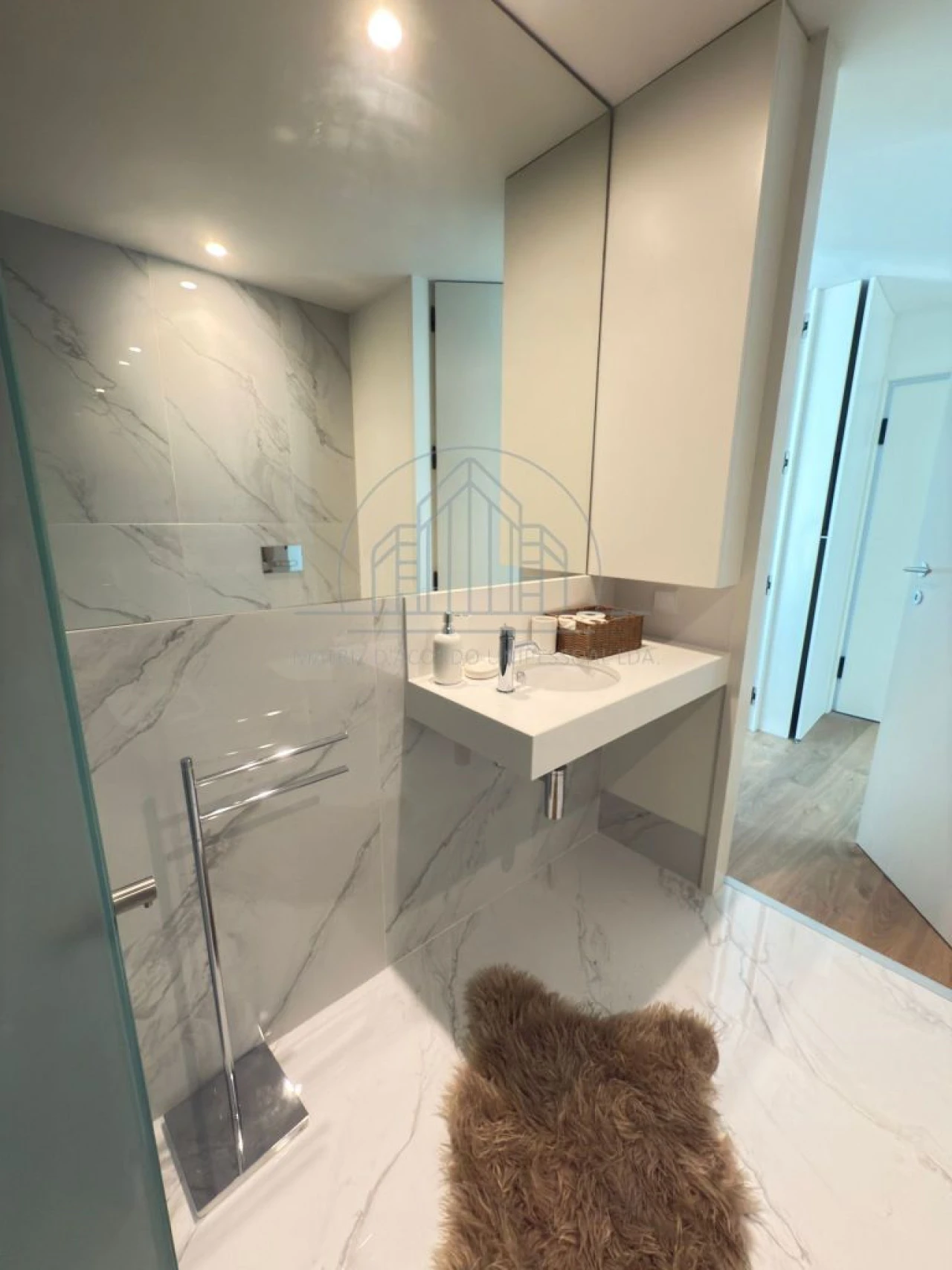 Apartamento T1 para Arrendamento em Porto Foto 9