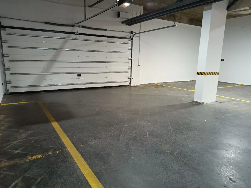 Garagem para Venda em Albufeira Foto 1