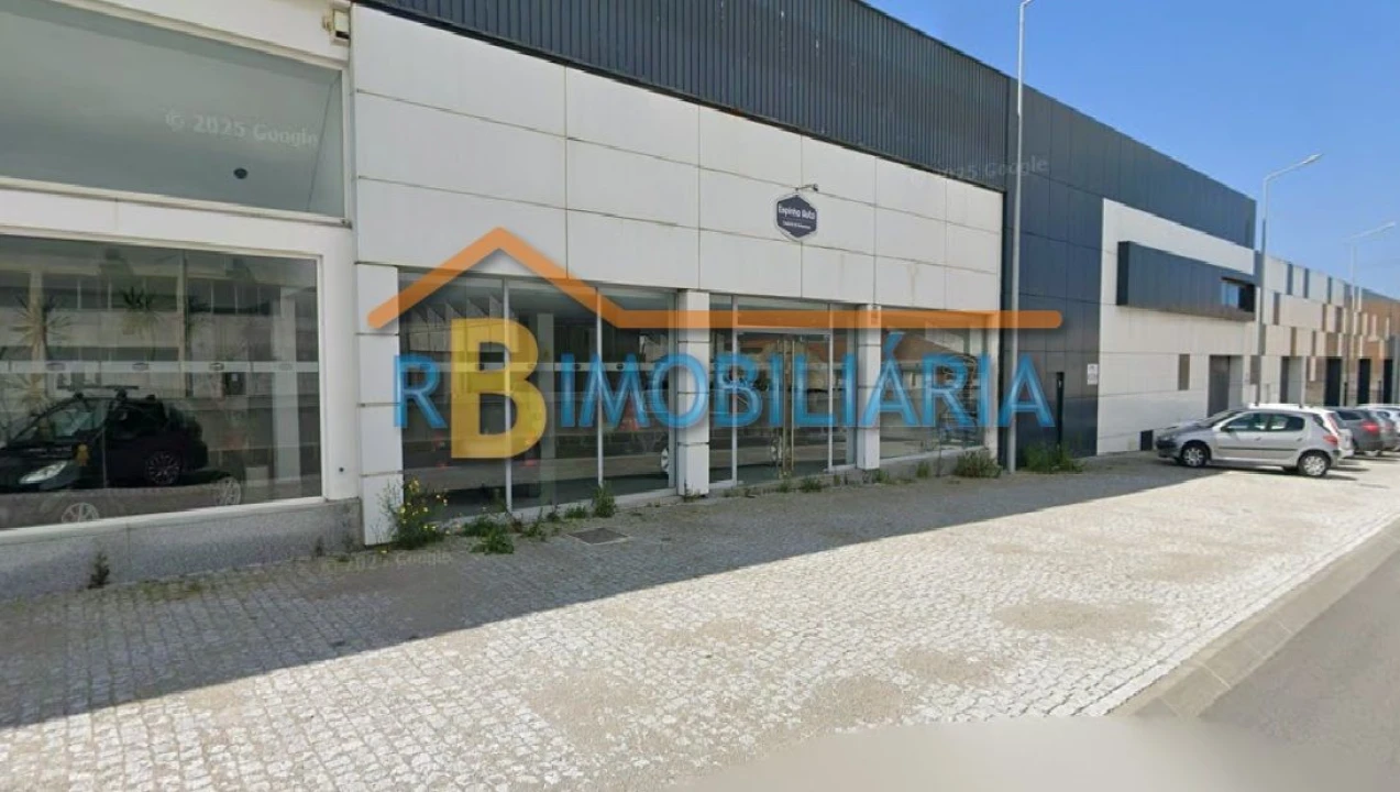 Armazém para Venda em Espinho Foto 3