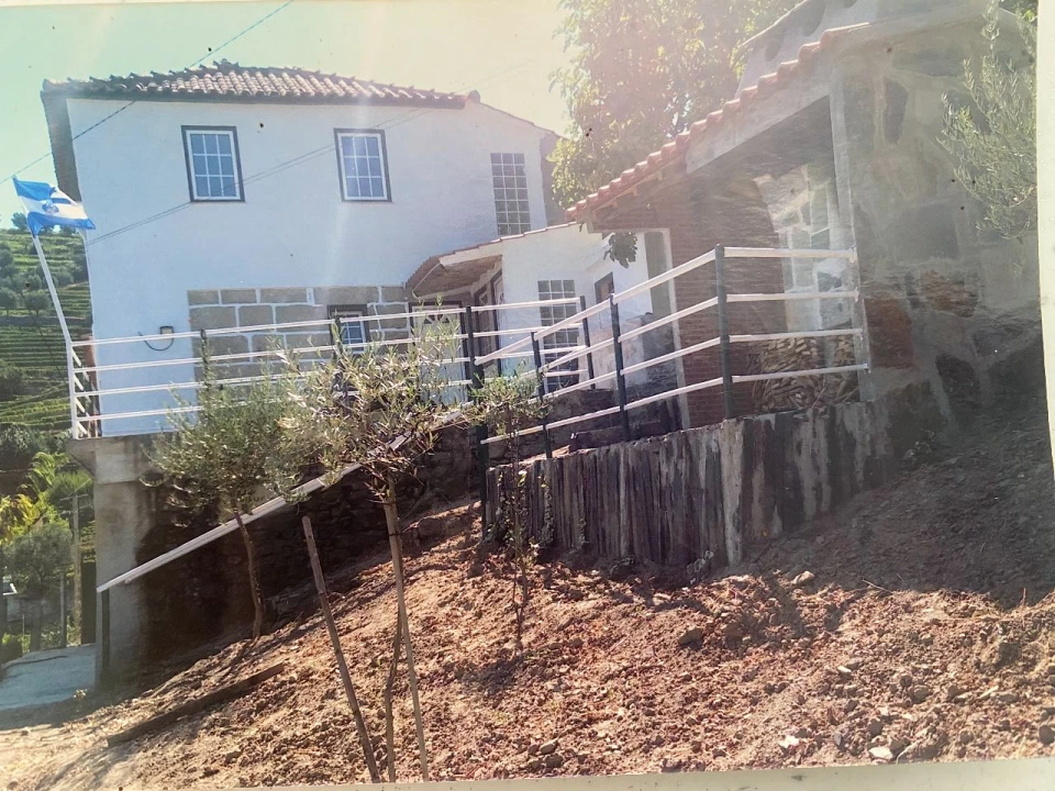 Moradia T3 para Venda em Rio Bom Foto 3