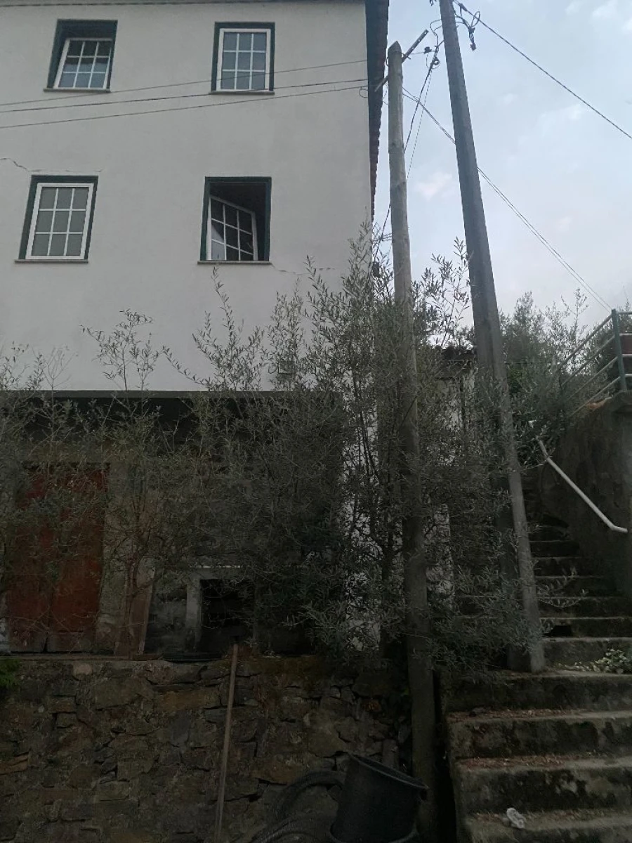 Moradia T3 para Venda em Rio Bom Foto 9