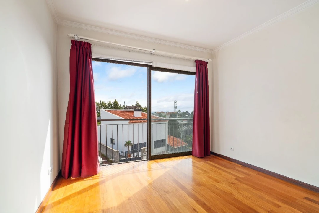 Moradia T3 para Venda em Câmara de Lobos Foto 19