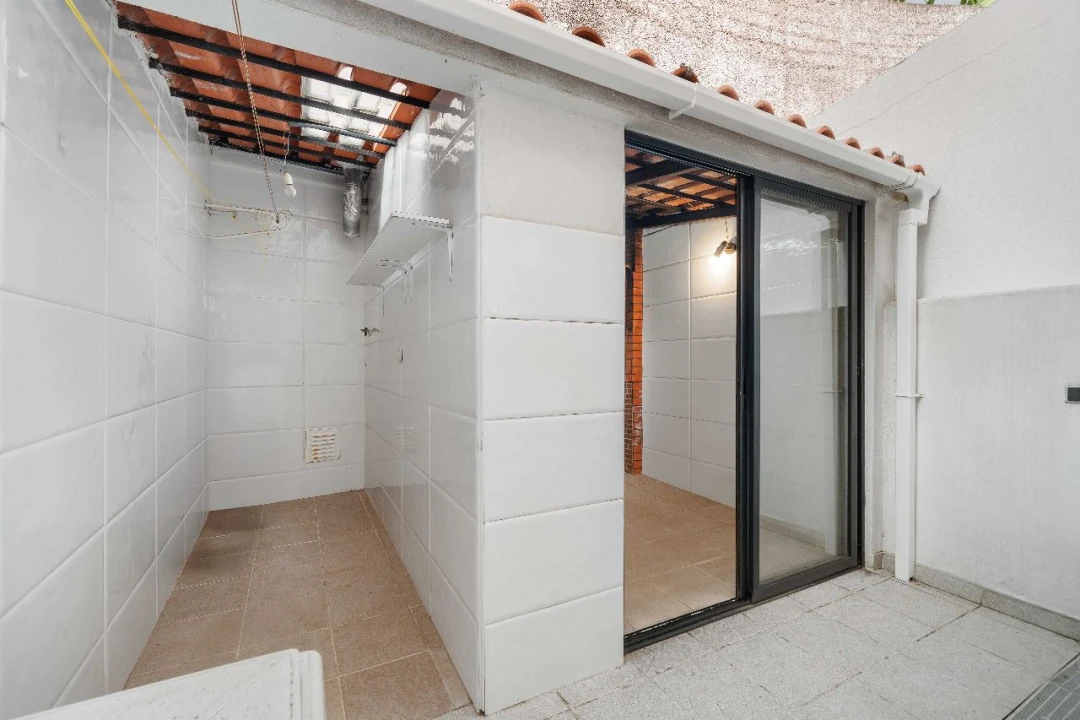 Moradia T3 para Venda em Câmara de Lobos Foto 36