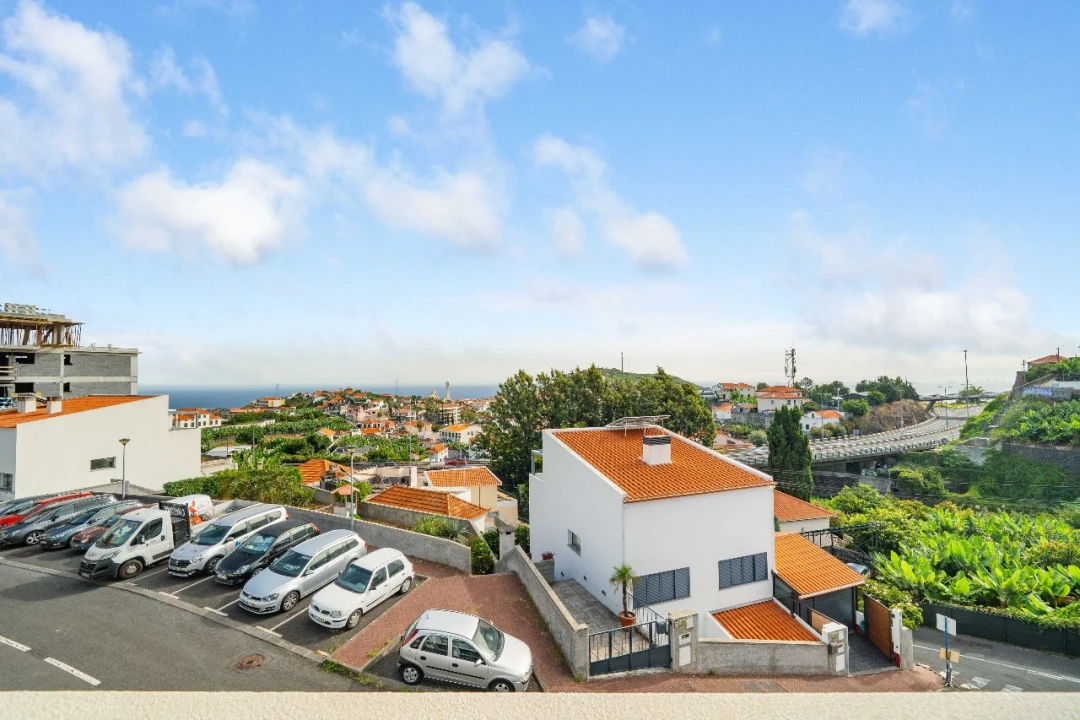 Moradia T3 para Venda em Câmara de Lobos Foto 31