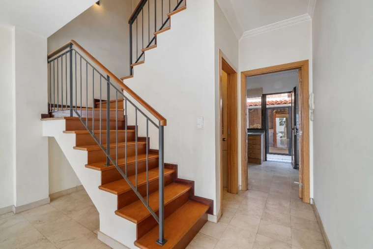 Moradia T3 para Venda em Câmara de Lobos Foto 12