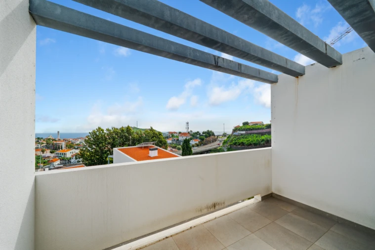 Moradia T3 para Venda em Câmara de Lobos Foto 35