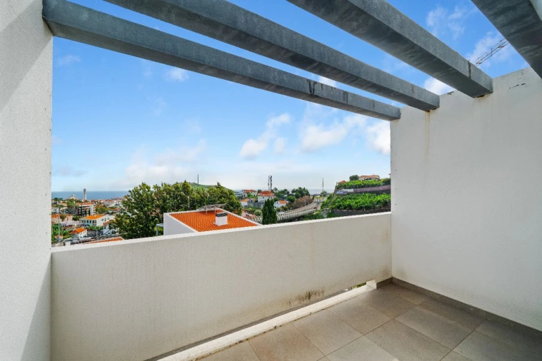 Moradia T3 para Venda em Câmara de Lobos Foto 28