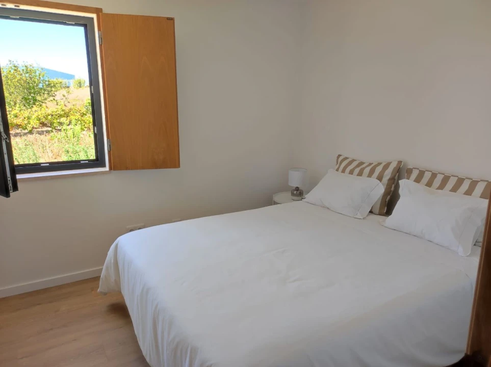 Apartamento T2 para Arrendamento em Encarnação Foto 4