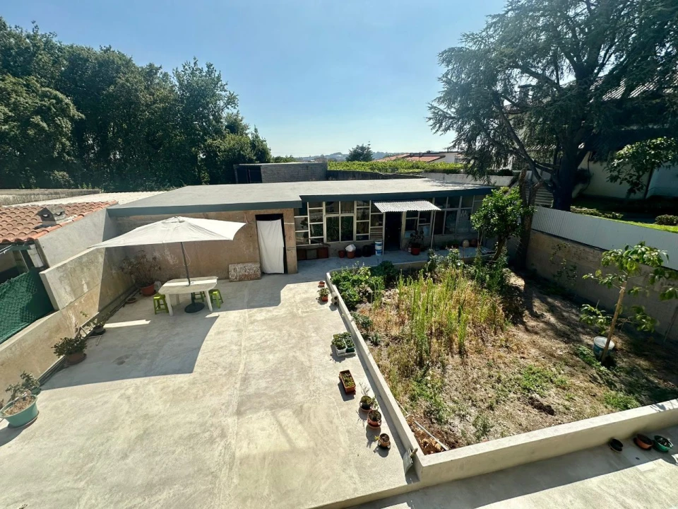 Moradia T5 para Venda em Baguim do Monte Foto 1