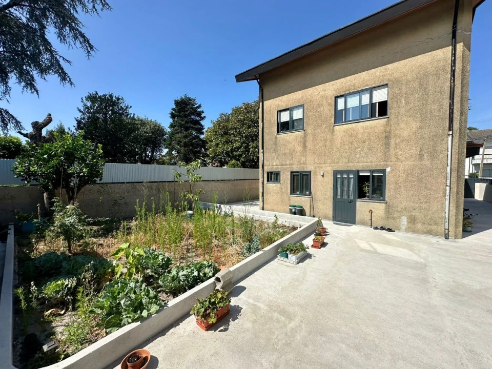 Moradia T5 para Venda em Baguim do Monte Foto 3