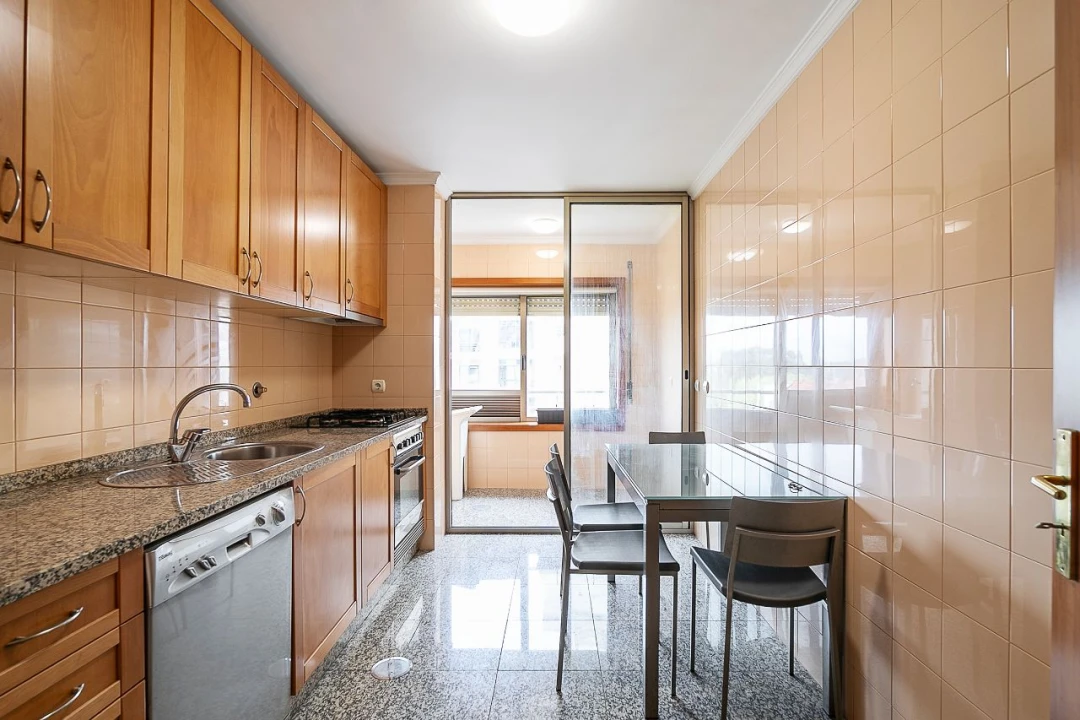 Apartamento T3 para Venda em Vila Nova de Gaia Foto 4
