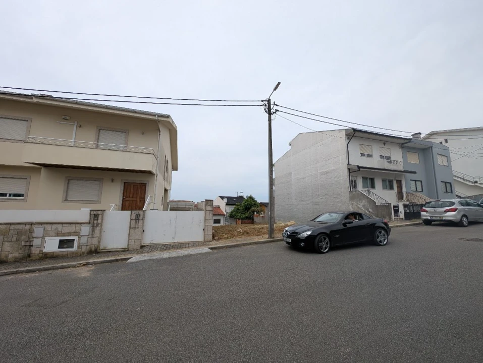 Terreno P/ Prédio para Venda em Rio Tinto Foto 2