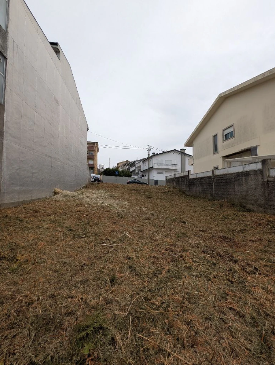 Terreno P/ Prédio para Venda em Rio Tinto Foto 3