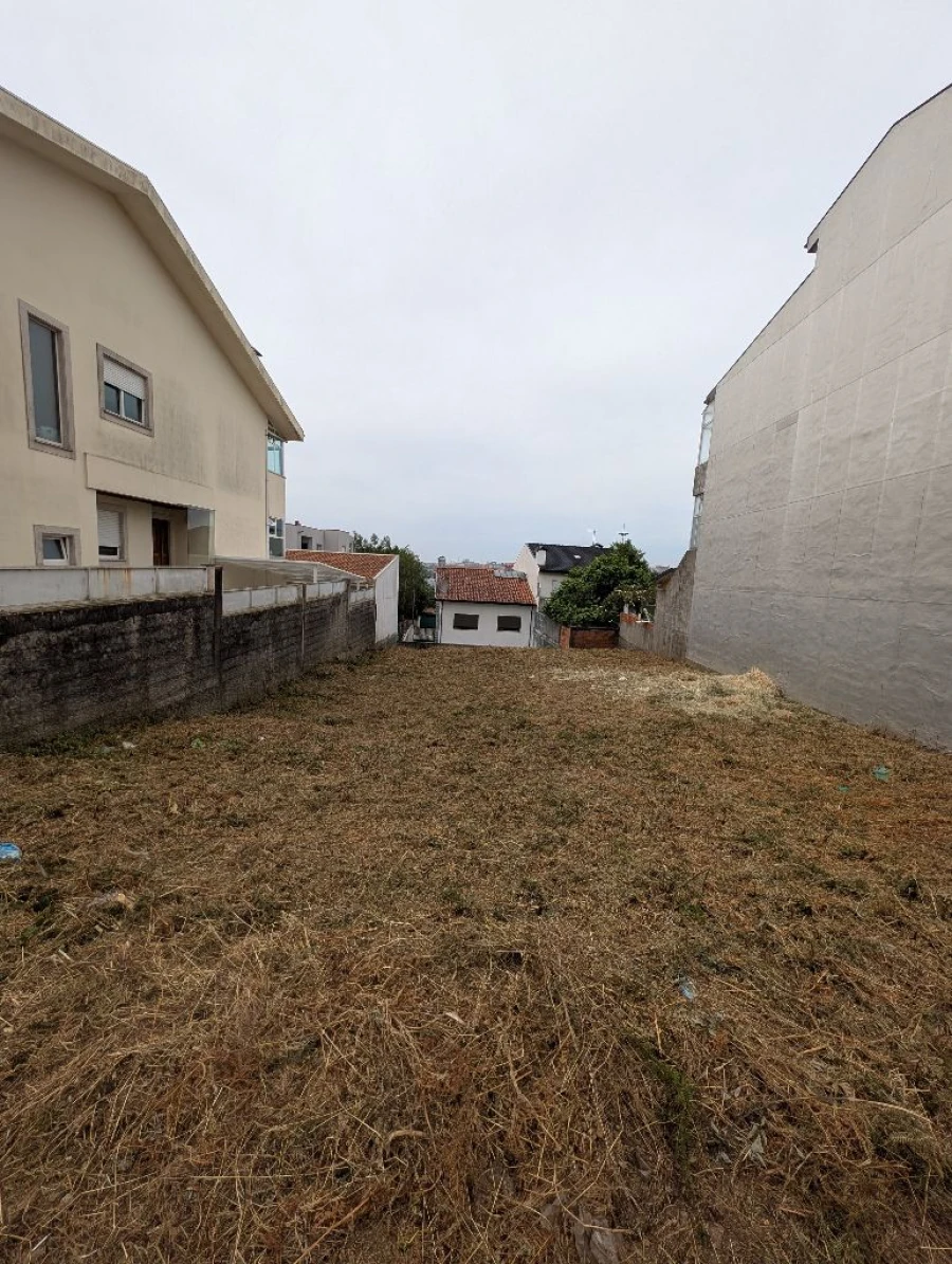 Terreno P/ Prédio para Venda em Rio Tinto