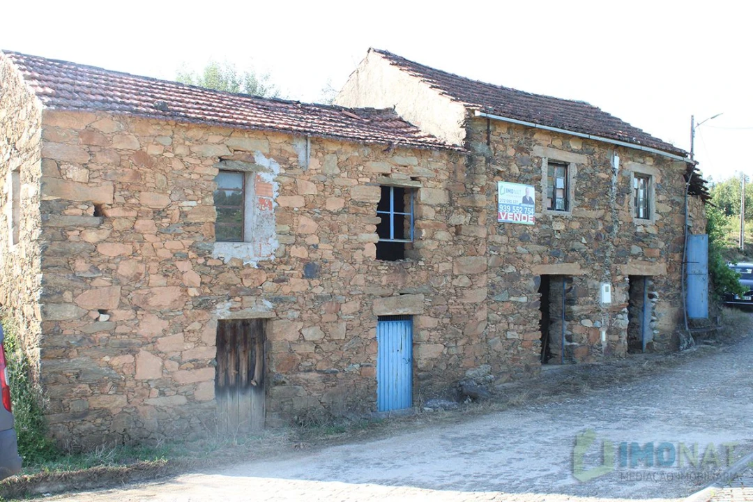 Moradia T2 para Venda em Estreito Foto 1