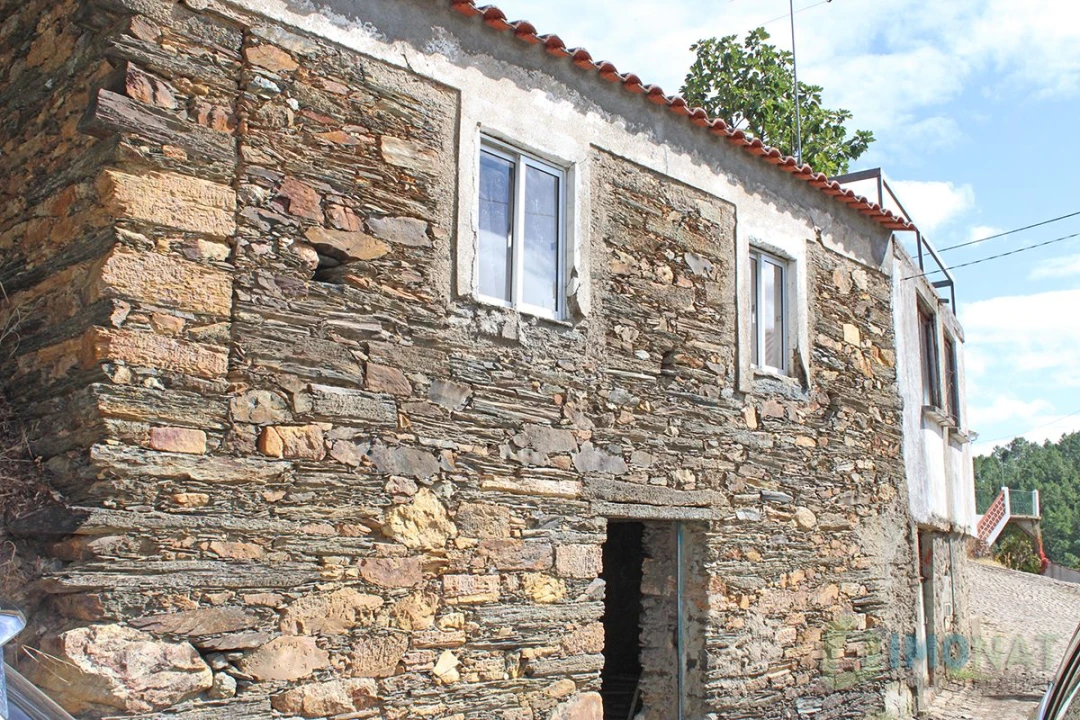 Moradia T3 para Venda em Cardosa Foto 3