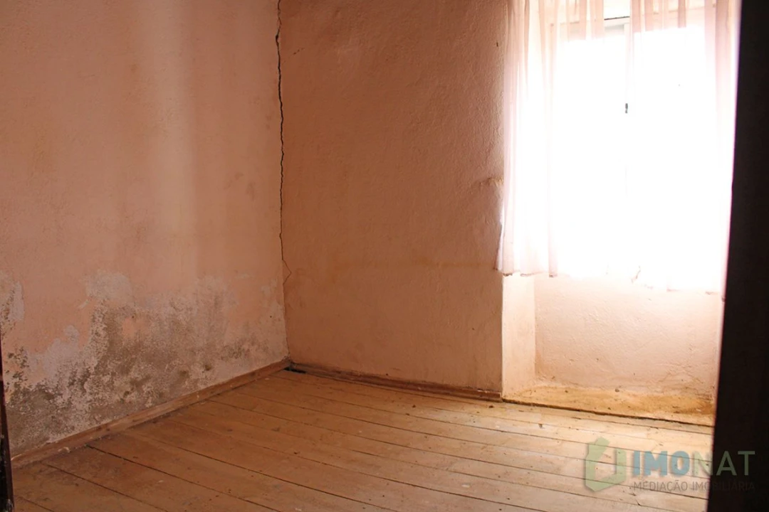 Moradia T3 para Venda em Cardosa Foto 7