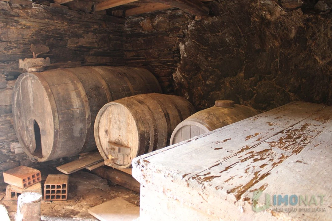 Moradia T3 para Venda em Cardosa Foto 24