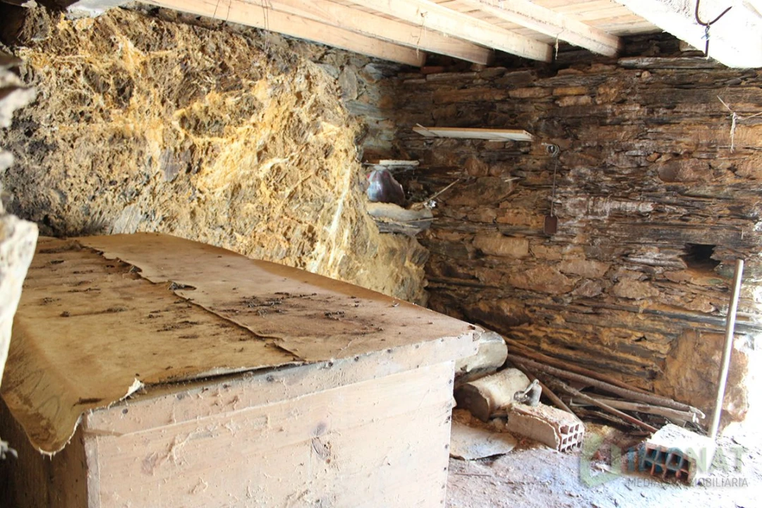 Moradia T3 para Venda em Cardosa Foto 28