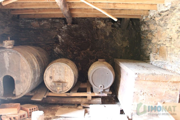 Moradia T3 para Venda em Cardosa Foto 17